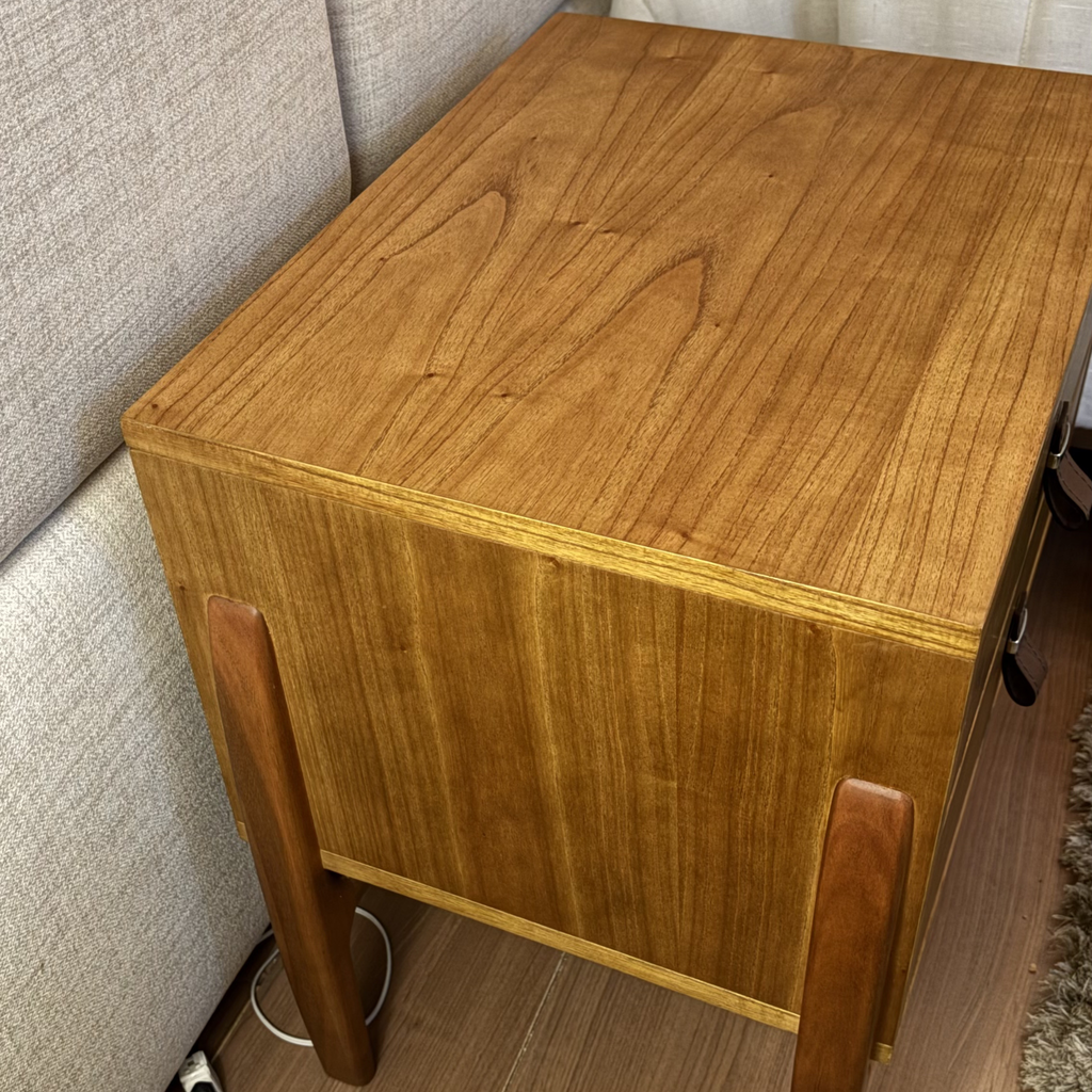 MESA DE CABECEIRA BRISA
